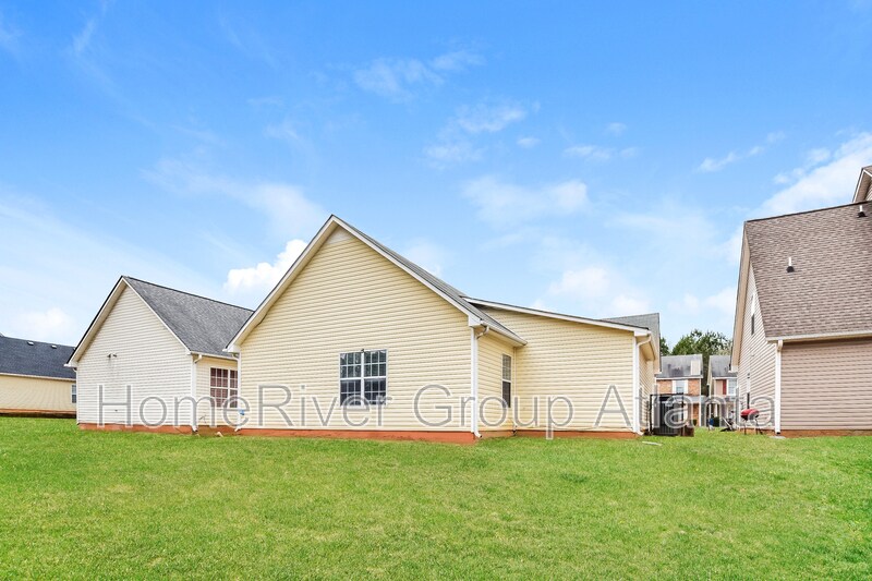 Building Photo - 400 Crestfield Cir