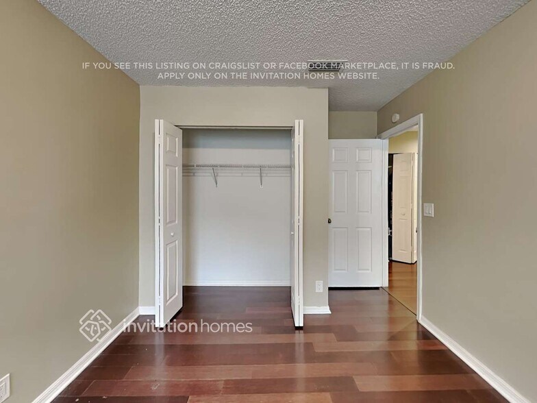 Building Photo - 6111 NW 58th Way