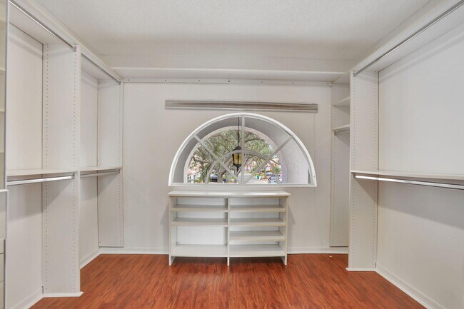 Building Photo - 6144 NW 78th Ct
