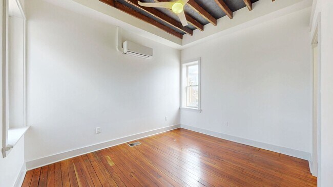 Building Photo - 3-Bedroom/2 Bath Home for Rent in Shelby Park