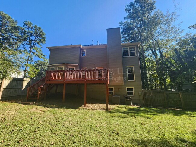 Building Photo - 4860 Tremont Dr NE