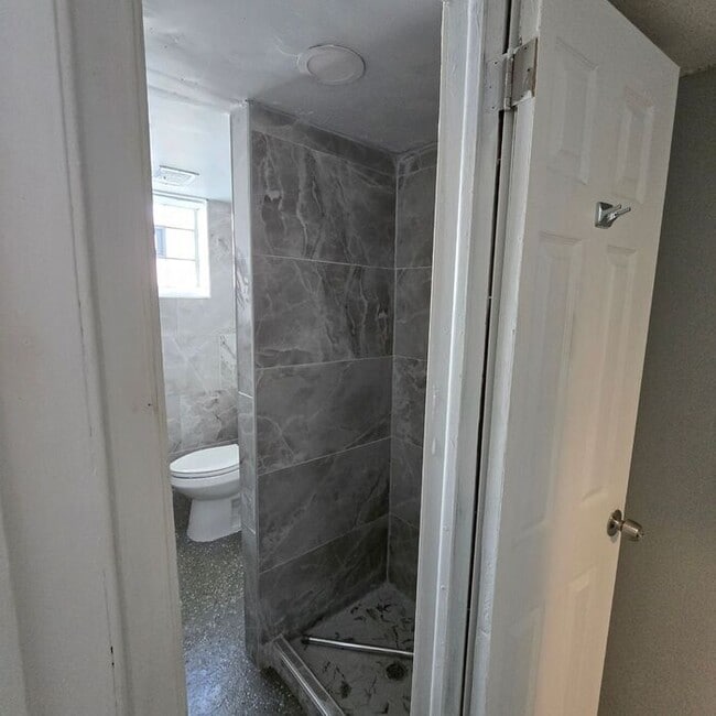 Building Photo - Charming 3-Bedroom Home / Pet-Friendly / A...