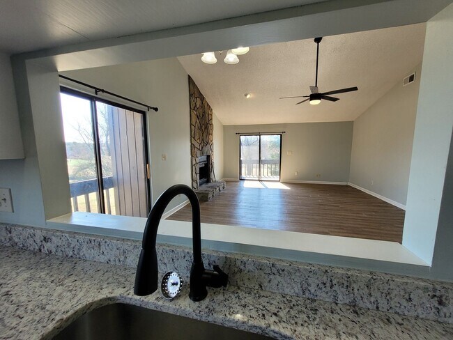 Building Photo - Charming 2 Bed/2 Bath Condo - Mallard Head Subdivision - Spacious Deck - Fireplace - Community Pool