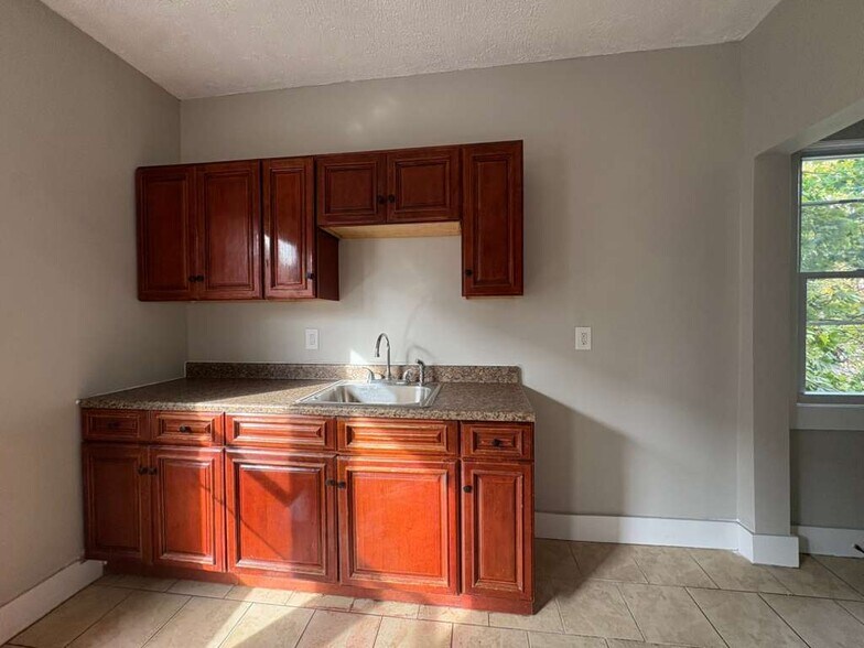 Building Photo - 83 Judson Ave