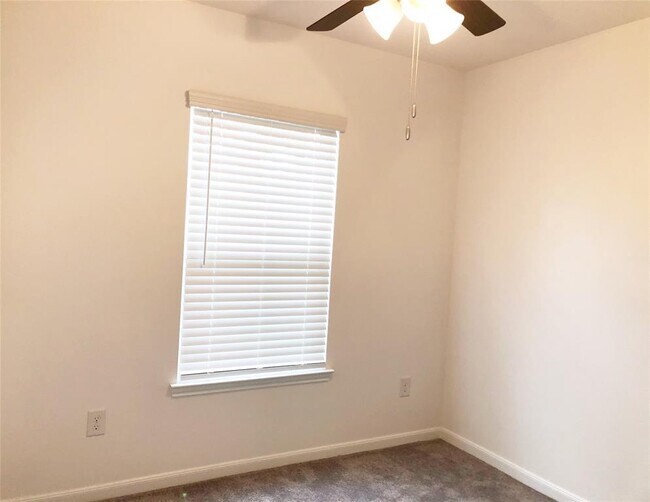 Building Photo - 491 Mesquite