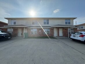 Building Photo - 404 Brittney Way