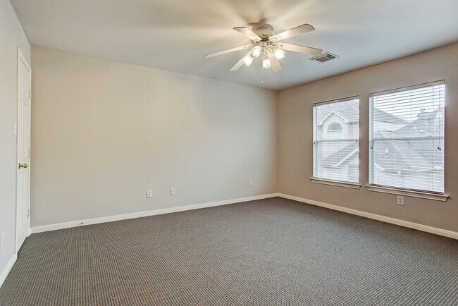 Building Photo - 1413 W Webster St