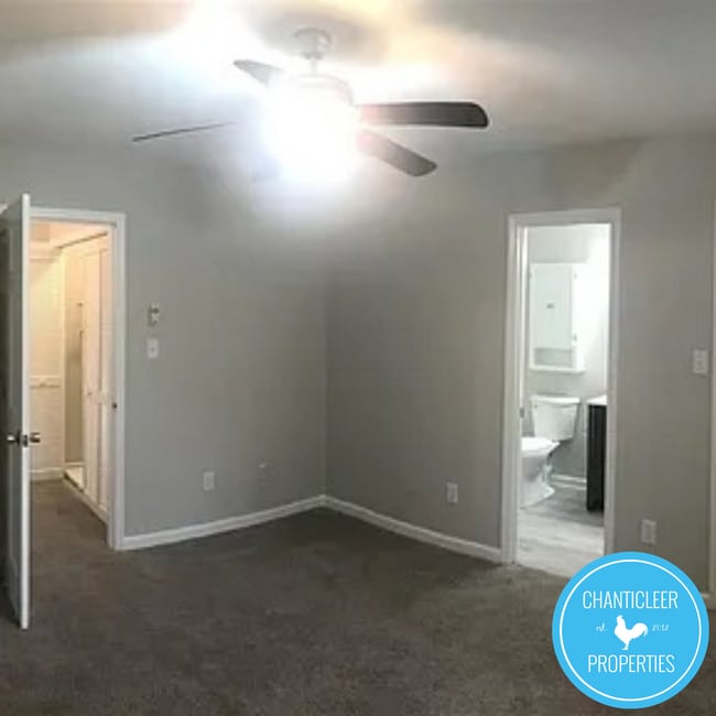 Building Photo - 6577 English Oaks Dr
