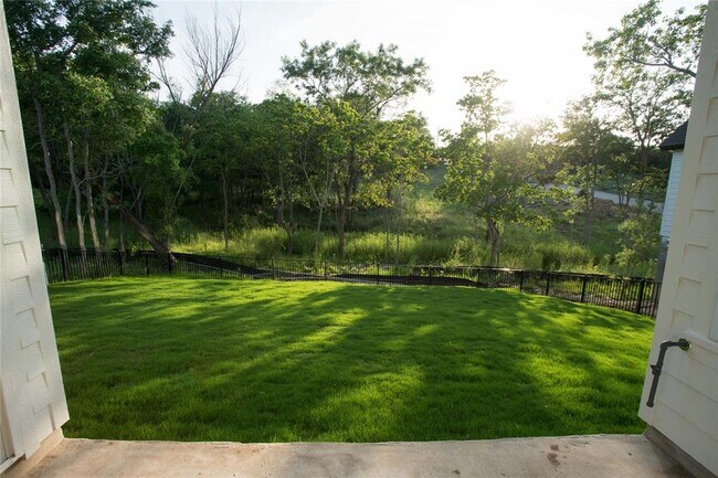 Building Photo - 3022 Sunridge Dr