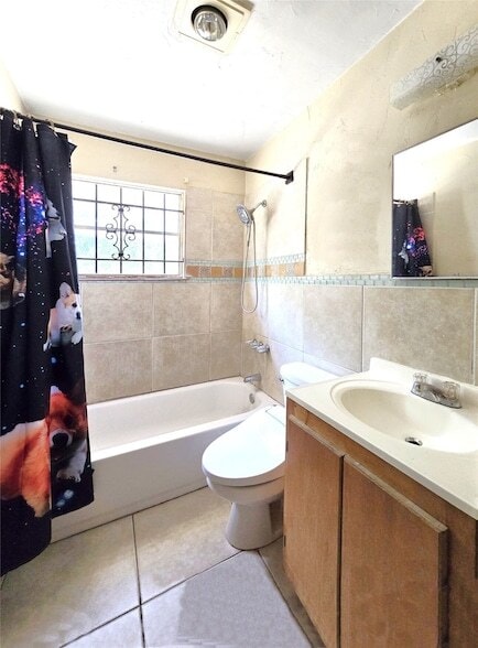Building Photo - 8224 Campanella Dr