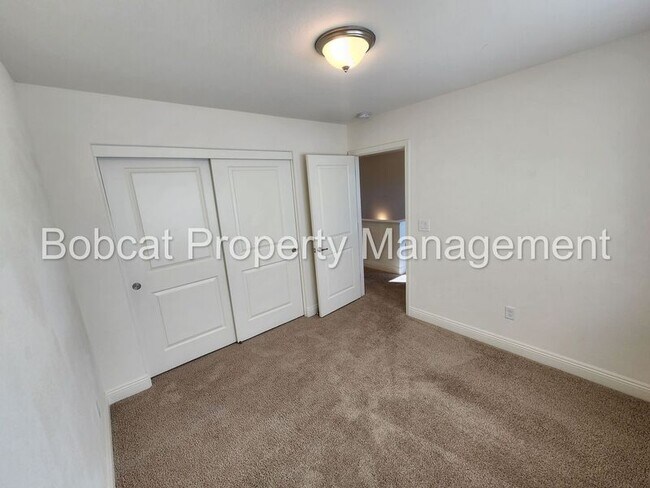 Building Photo - 1234 Saltern Dr