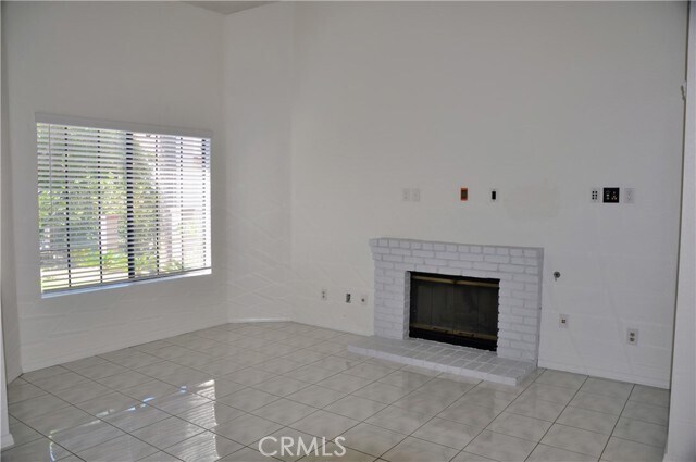 Building Photo - 3354 Dynelo Ave