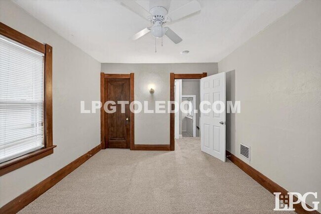 Building Photo - 4120 Parrakeet Ave