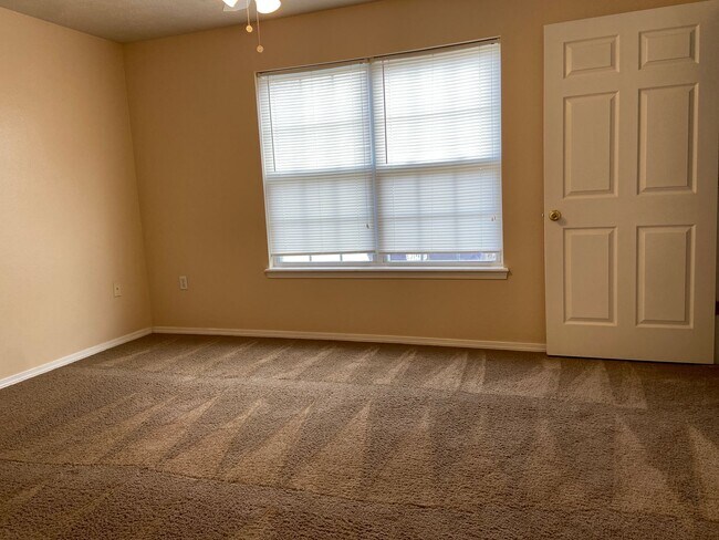 Building Photo - Condominium in Academy Commons