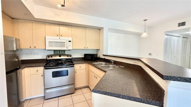 Building Photo - 4190 San Marino Blvd