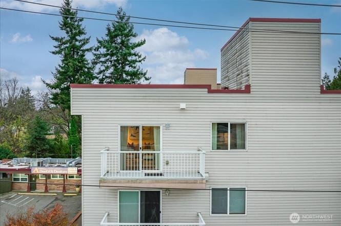 Building Photo - 11532 15th Ave NE