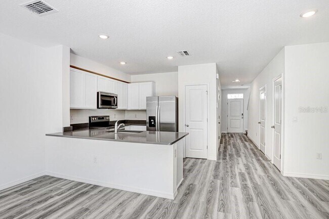 Building Photo - 31298 Paper Birch St