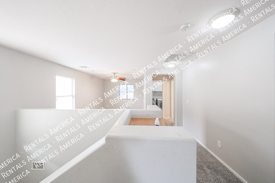 Building Photo - 4563 E Oxford Ln