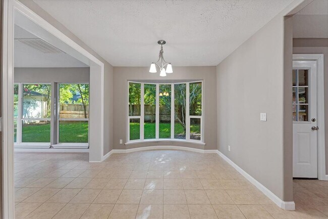 Building Photo - 11 Whittier Dr