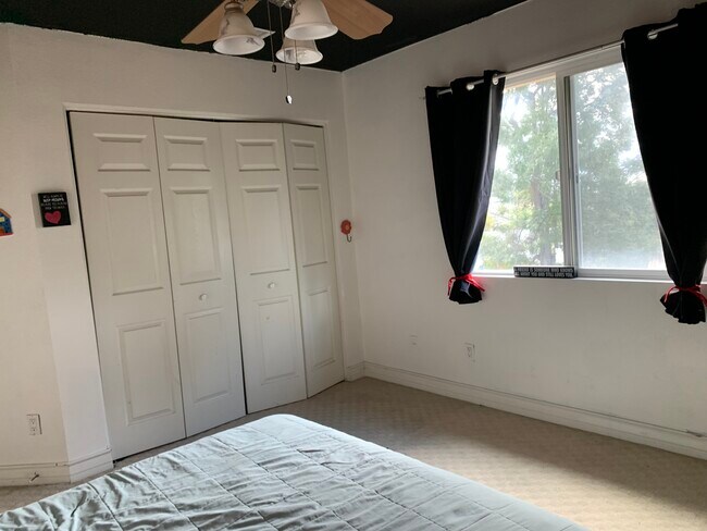 Building Photo - 23465 Via Ronda