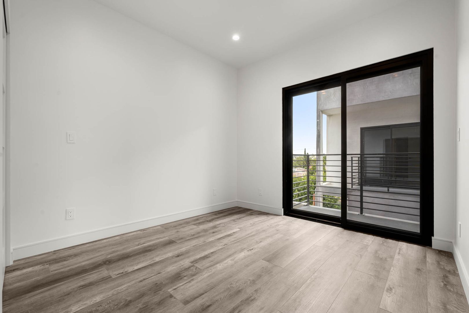 Building Photo - 1920-1922 S Sherbourne Dr