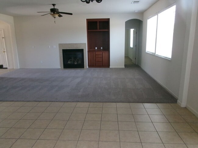 Building Photo - 1508b
