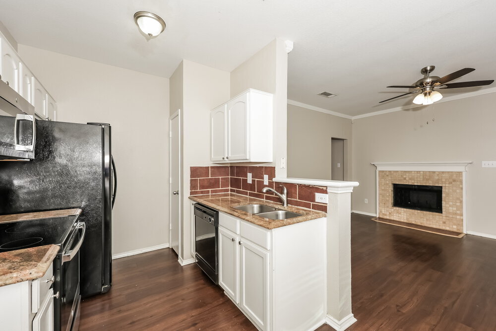 Building Photo - 916 Buffalo Springs Dr