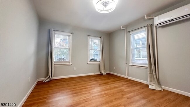 Building Photo - 19 Mechanic St