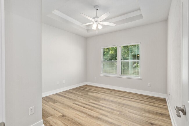 Building Photo - Historic Downtown Living – 3 Bed / 2 Bath Home