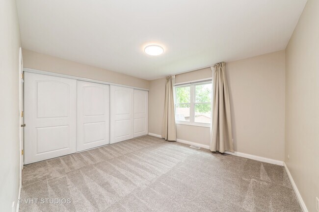 Building Photo - 1716 Paddington Ave
