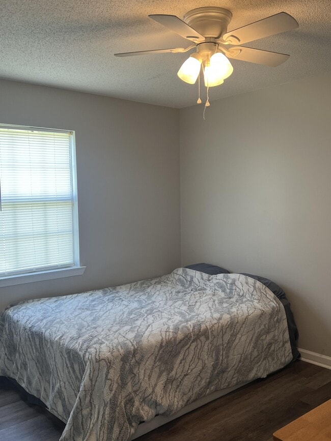 Building Photo - 822 Waterfield Dr