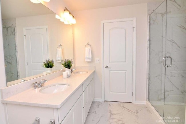 Building Photo - 1104 Salt Springs Dr
