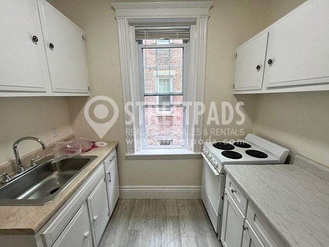 Building Photo - 1 bedroom in Boston MA 02215