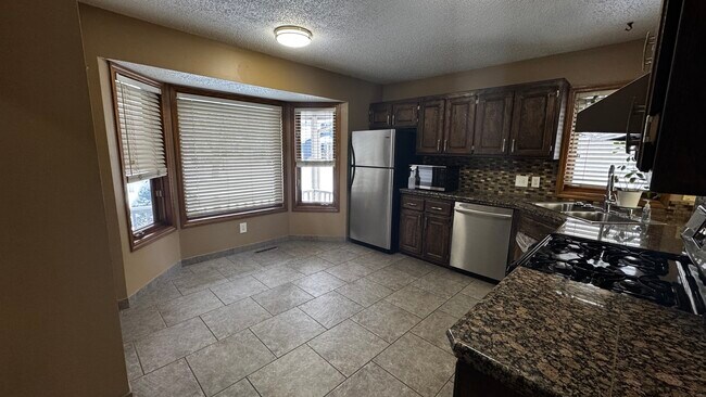 Building Photo - 8700 Loch Lomond Blvd