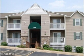 Building Photo - One Bedroom Condo in North Stafford