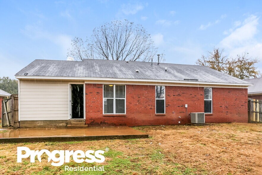Building Photo - 5850 Waverly Dr