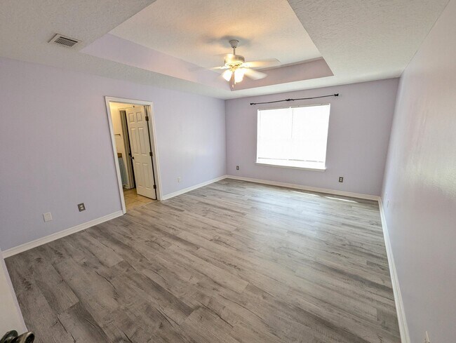 Building Photo - 8601 Laredo St