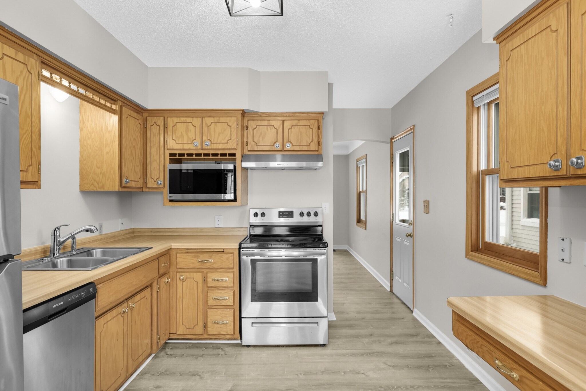 Building Photo - 3744 Perry Ave N