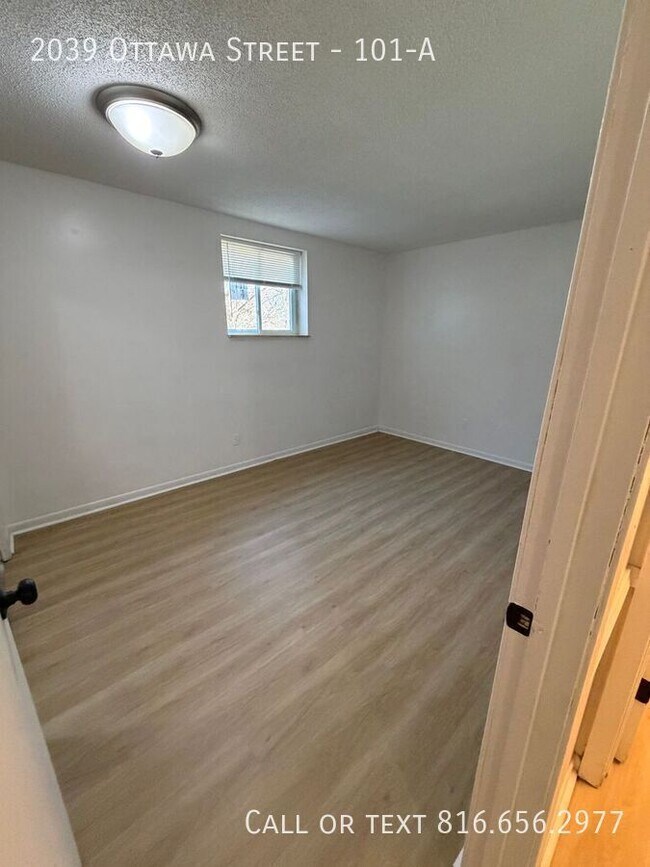 Building Photo - 2039 Ottawa St