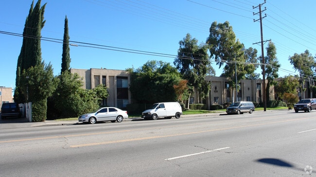 Primary Photo - Peerless Apartments