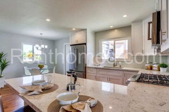 Building Photo - Bay Ho, 3225 Jappa Ave, Rmdled, 15 Solar P...