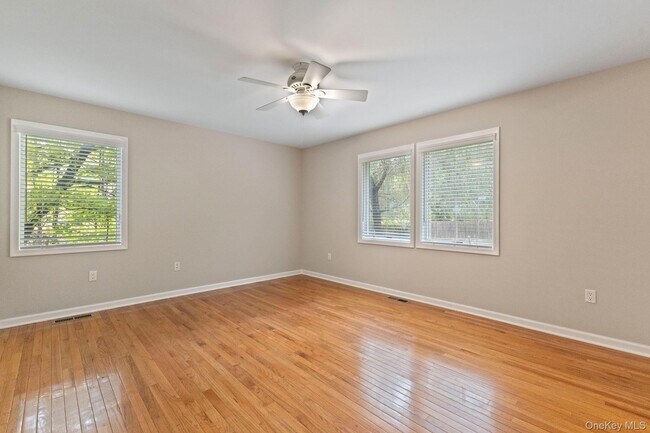 Building Photo - 19 Rockledge Rd