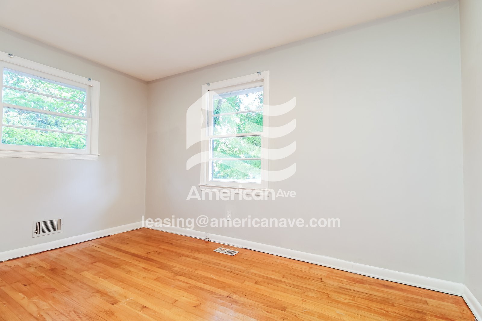 Building Photo - 5421 Meadow Dr