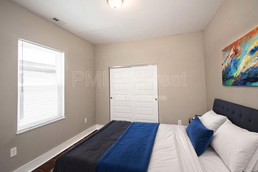 Building Photo - 2029 N College Ave