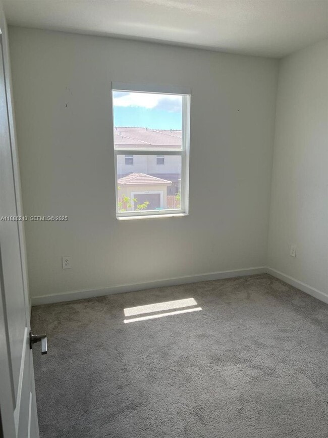 Building Photo - 26413 SW 149th Ave