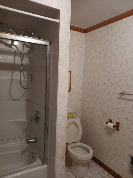 Building Photo - 315 Boyden St