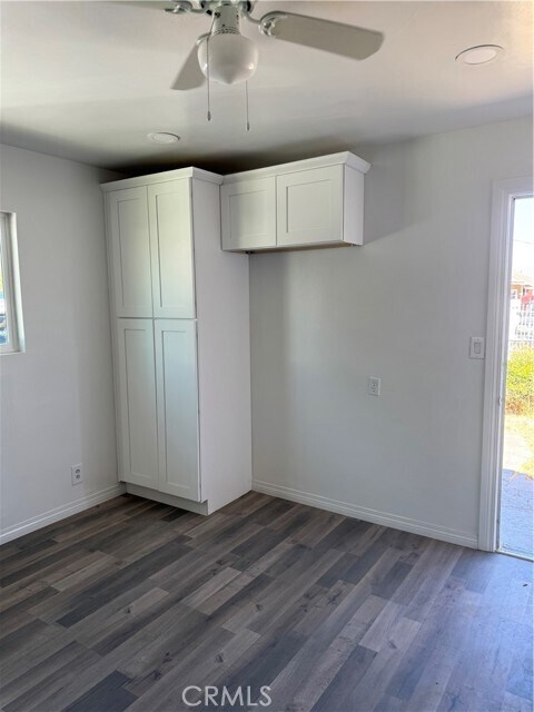 Building Photo - 1124 Ramona Ave N