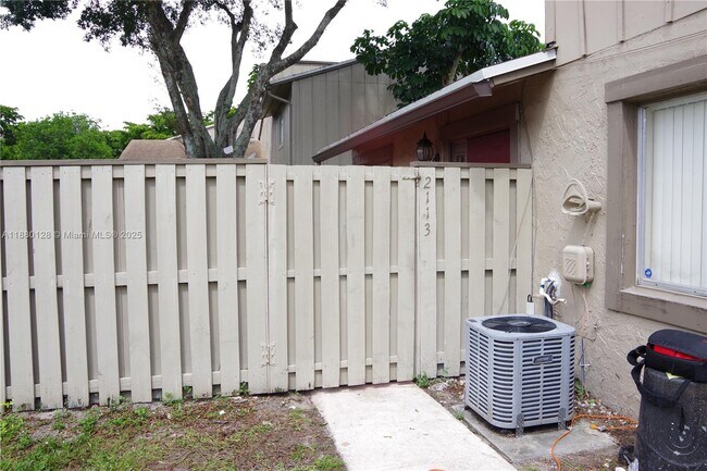 Building Photo - 2113 NW 59th Terrace