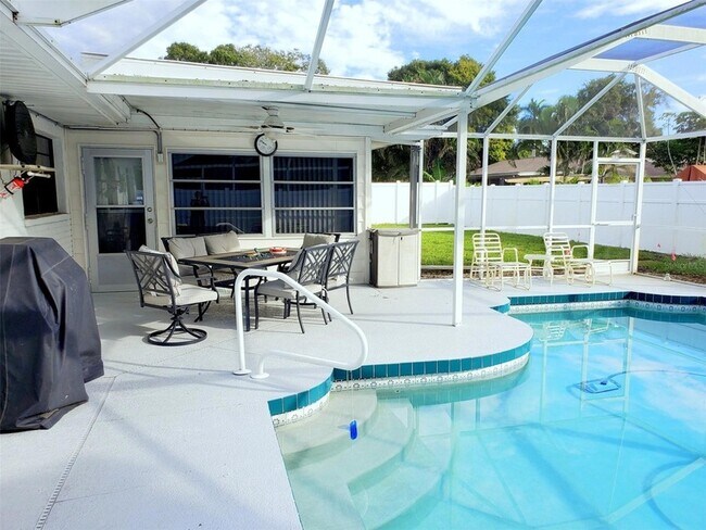 Building Photo - 2203 43rd St W