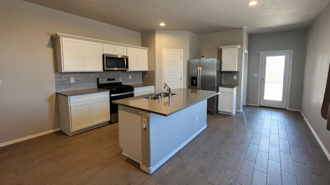 Building Photo - 748 Amatista Lp SE